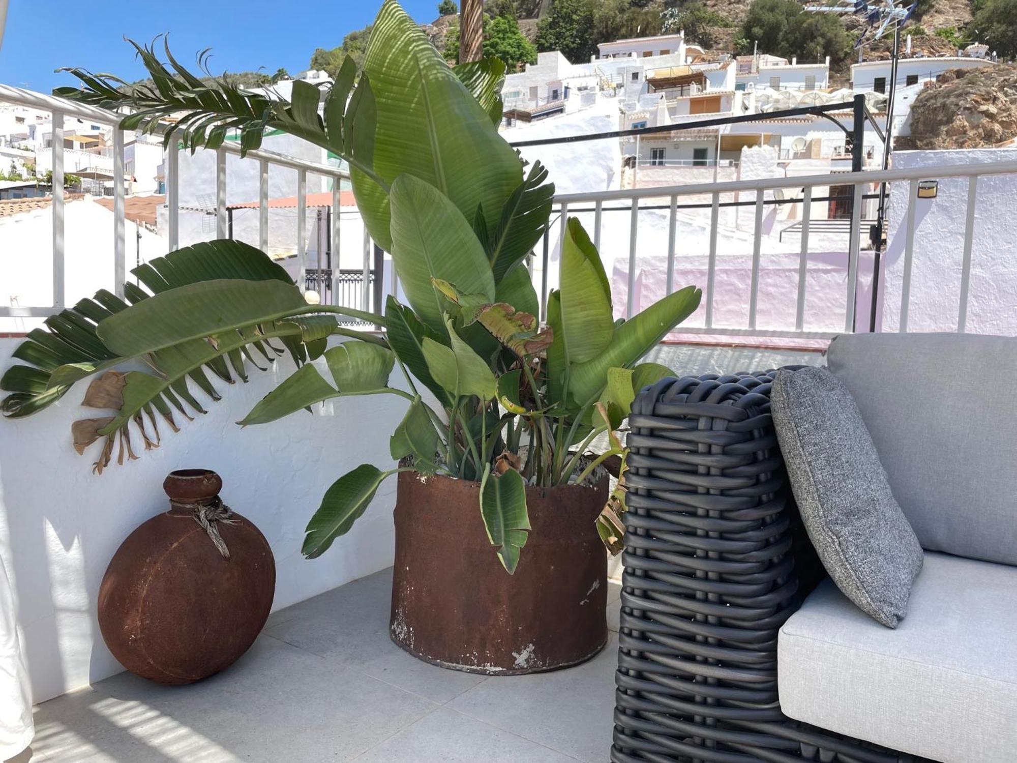 Nidos Apartments, *